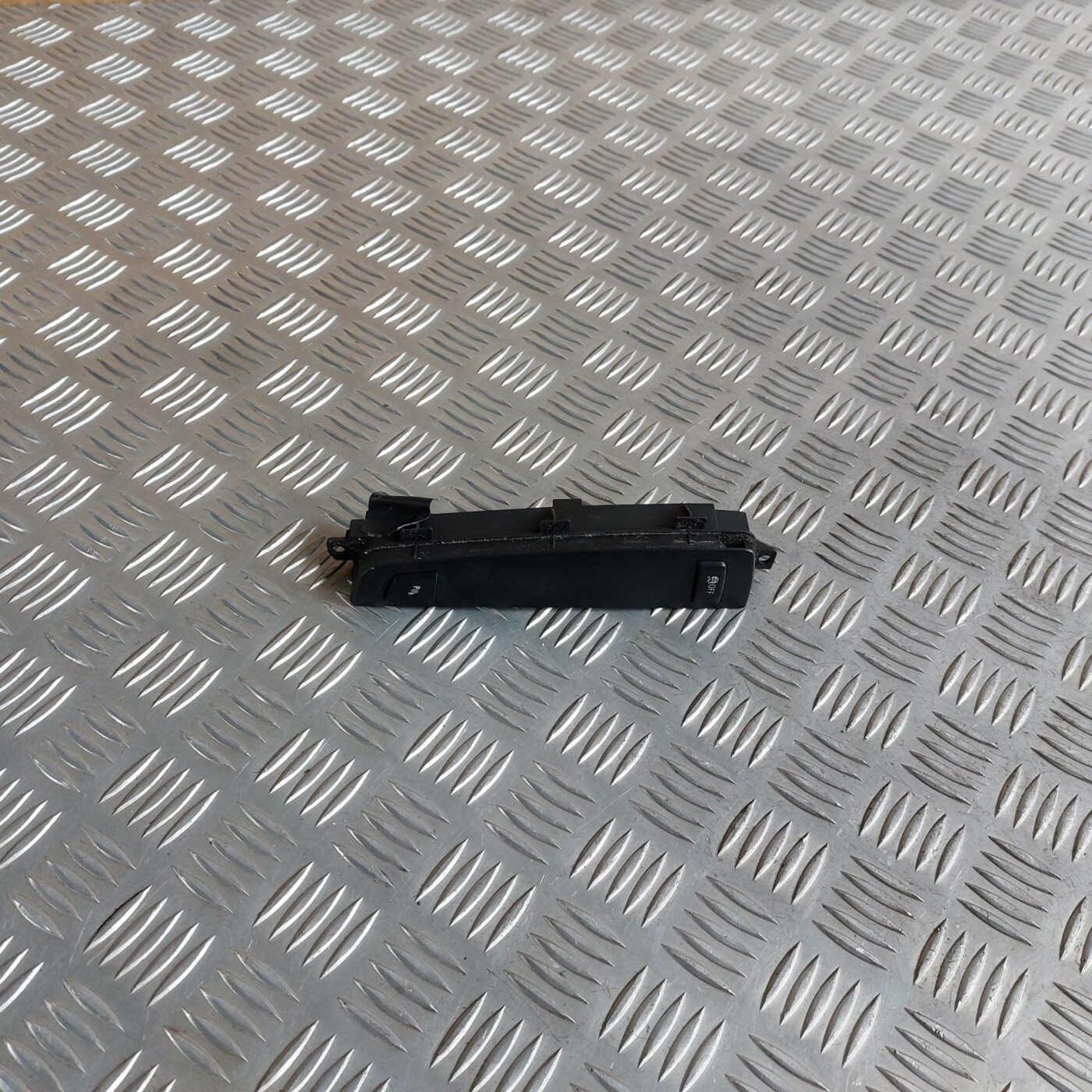 ESP poga priekš BMW 520D F11 2011 TOURING