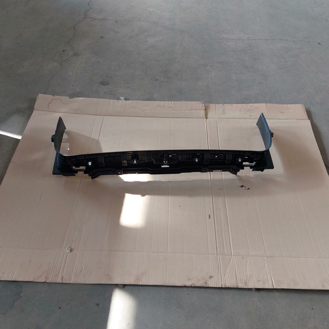 Bagāžnieka vāka apdare priekš BMW 520D F11 2011 TOURING 1 Bagāžnieka vāka apdare priekš BMW 520D F11 2011 TOURING