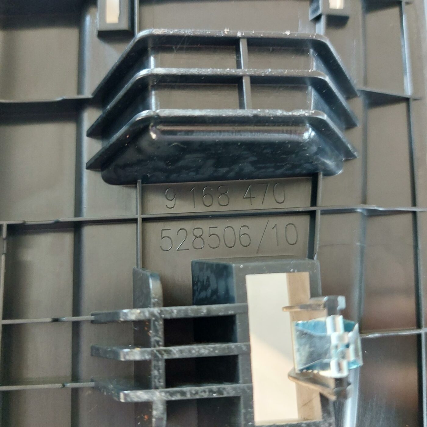 Bagāžnieka vāka apdare priekš BMW 520D F11 2011 TOURING 3 Bagāžnieka vāka apdare priekš BMW 520D F11 2011 TOURING