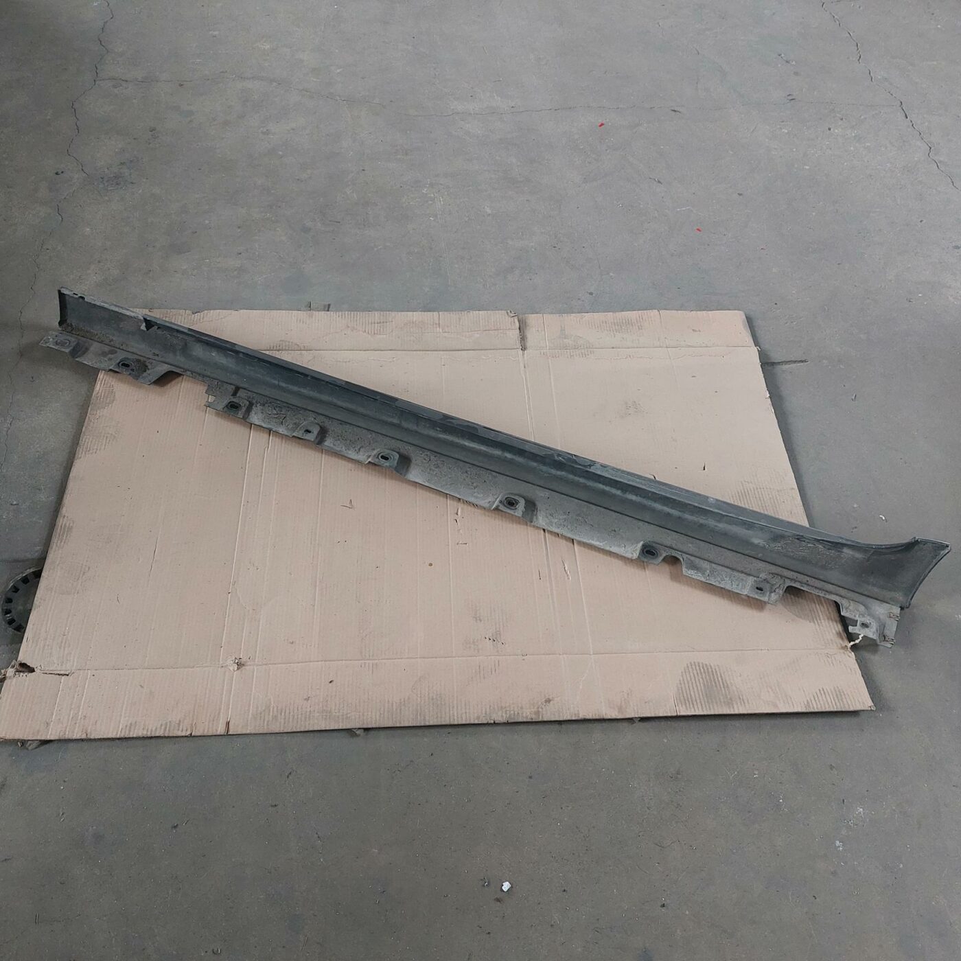 Ārēja sliekšņa laba uzlika priekš BMW 520D F11 2011 TOURING 2 Ārēja sliekšņa laba uzlika priekš BMW 520D F11 2011 TOURING