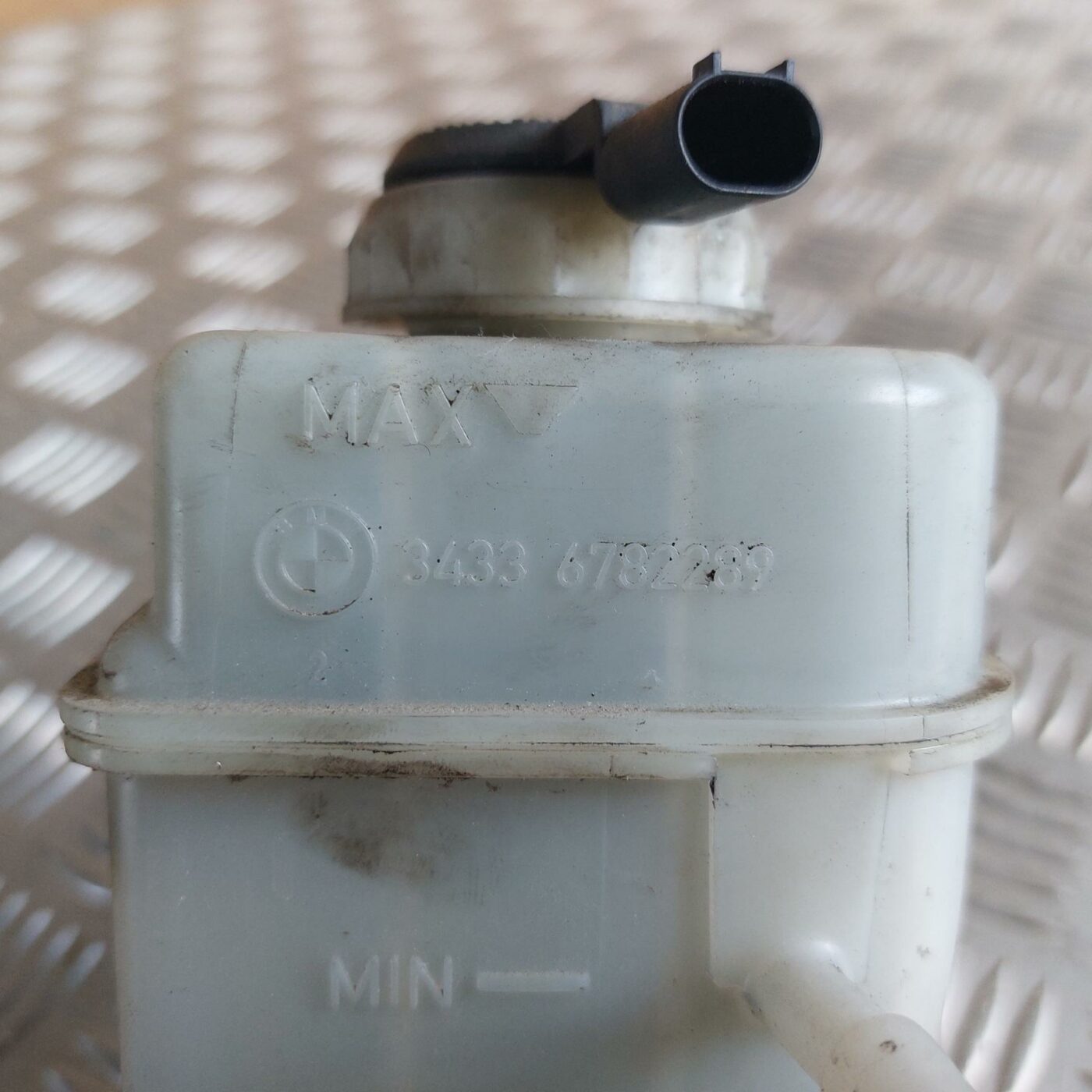 Bremžu pastiprinātāja galvenais cilindrs priekš BMW 520D F11 2011 TOURING