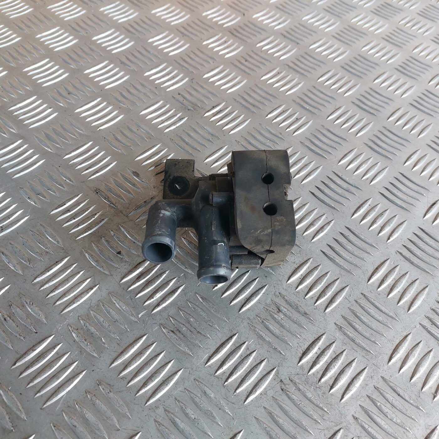 Ūdens sūknis priekš BMW 520D F11 2011 TOURING 1 Ūdens sūknis priekš BMW 520D F11 2011 TOURING