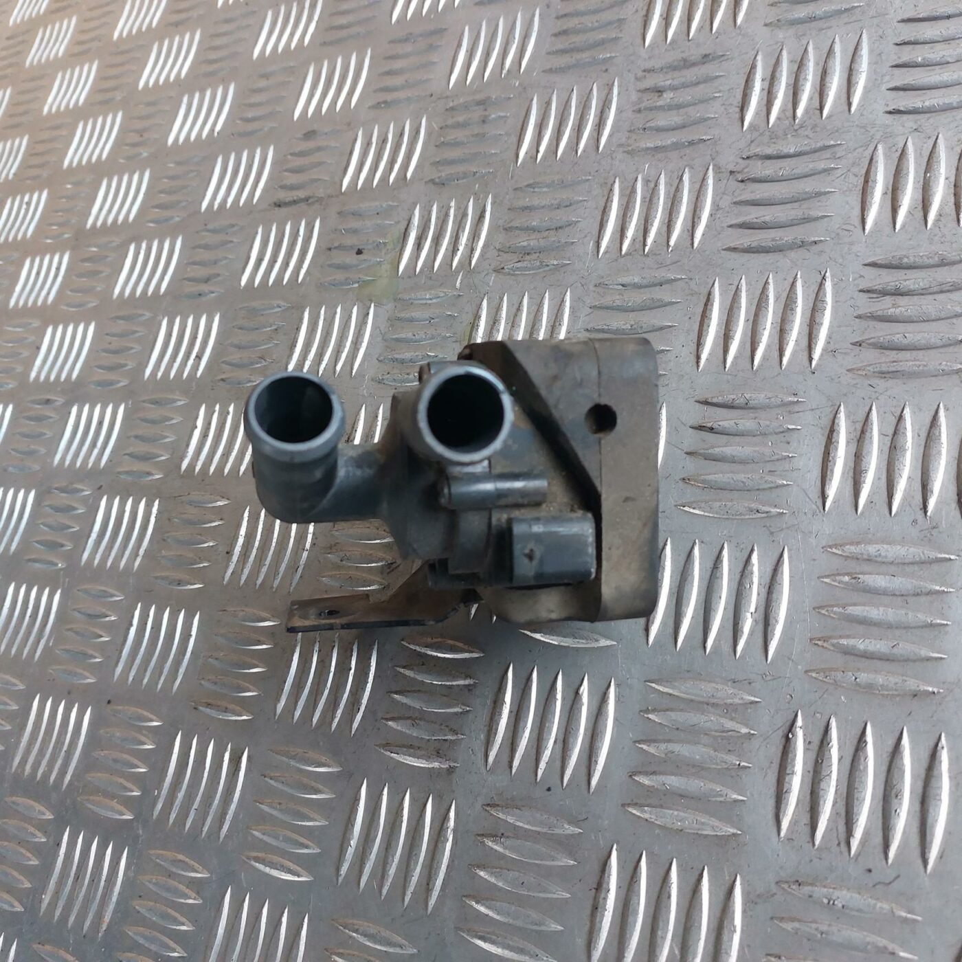 Ūdens sūknis priekš BMW 520D F11 2011 TOURING 3 Ūdens sūknis priekš BMW 520D F11 2011 TOURING