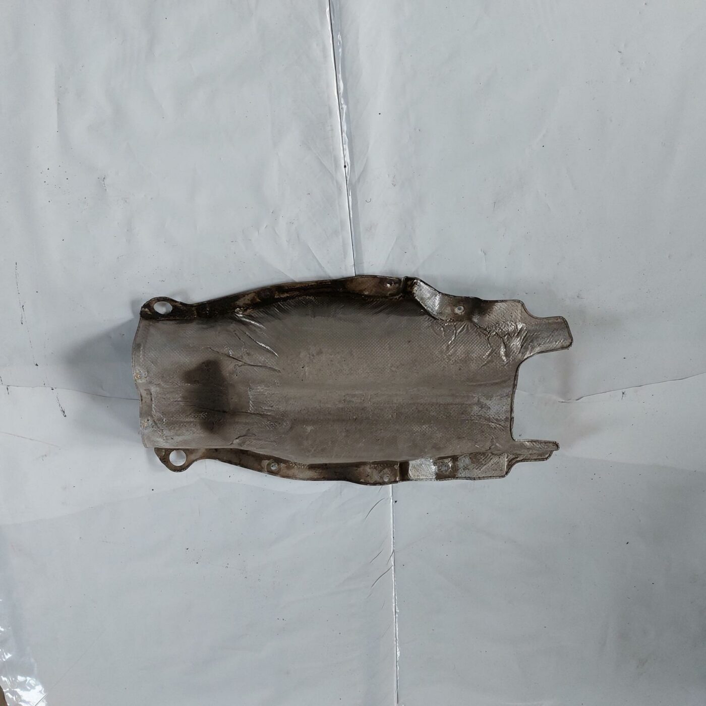 Izpūtēja sistēmas karstuma aizsargs priekš BMW 520D F11 2011 TOURING 1 Izpūtēja sistēmas karstuma aizsargs priekš BMW 520D F11 2011 TOURING