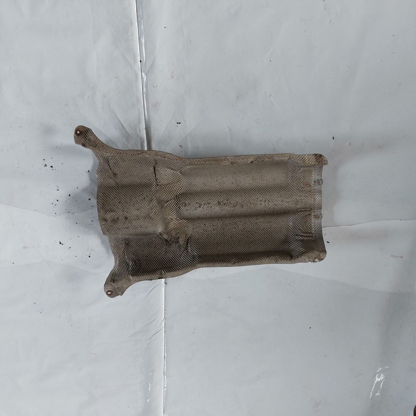 Izpūtēja sistēmas karstuma aizsargs priekš BMW 520D F11 2011 TOURING 3 Izpūtēja sistēmas karstuma aizsargs priekš BMW 520D F11 2011 TOURING