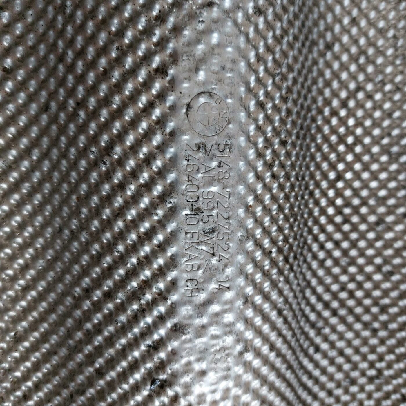 Izpūtēja sistēmas karstuma aizsargs priekš BMW 520D F11 2011 TOURING 4 Izpūtēja sistēmas karstuma aizsargs priekš BMW 520D F11 2011 TOURING