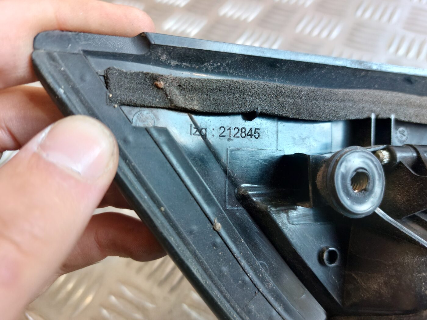 Aizmugurējais kreisais durvju rokturis priekš HONDA CIVIC 2006 2 Aizmugurējais kreisais durvju rokturis priekš HONDA CIVIC 2006