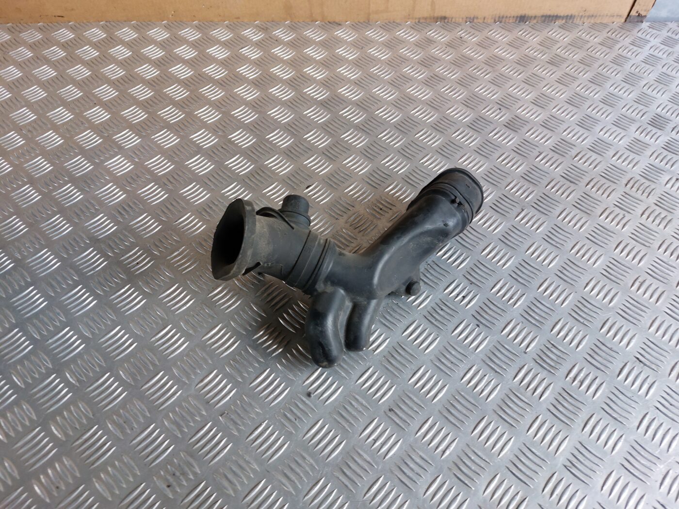 Gaisa filtra korpusa caurule priekš HONDA CIVIC 2006 1 Gaisa filtra korpusa caurule priekš HONDA CIVIC 2006