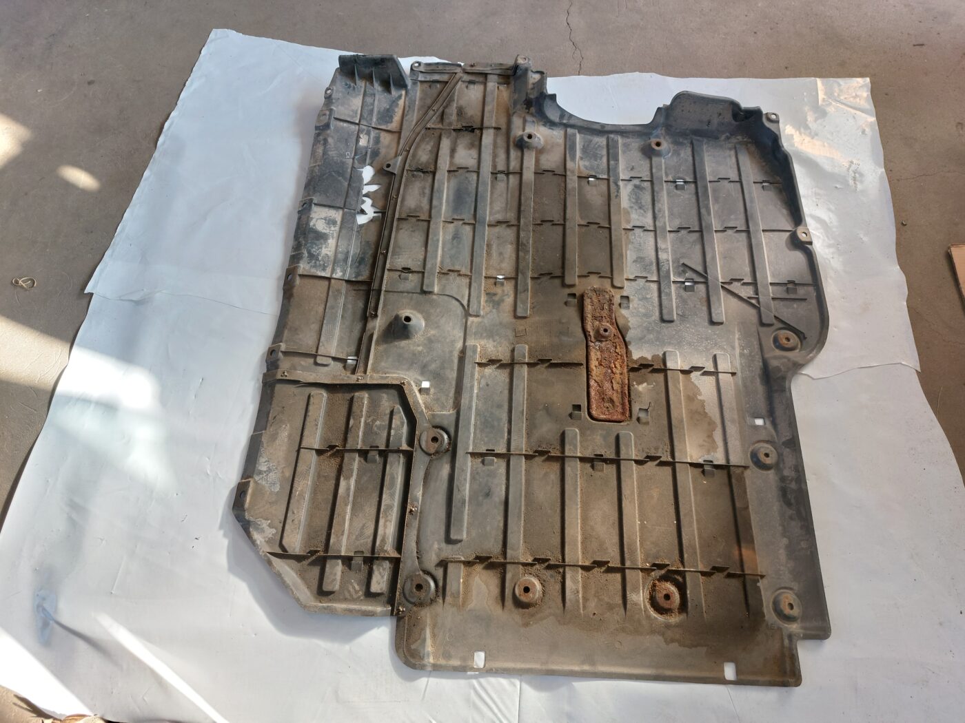 Virsbūves apakšējais aizsargs priekš HONDA CIVIC 2006