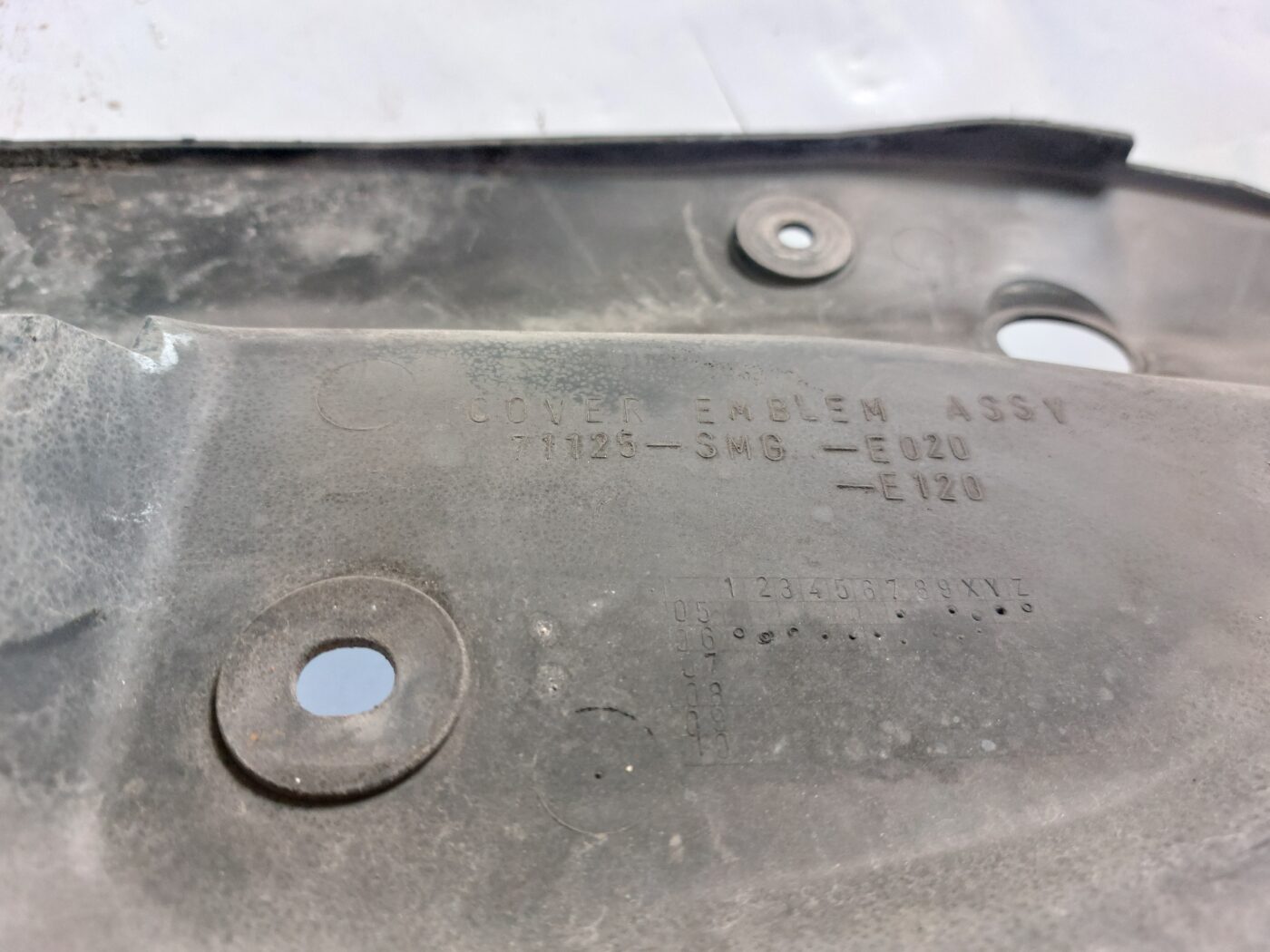 Radiatoru augšēja uzlika priekš HONDA CIVIC 2006