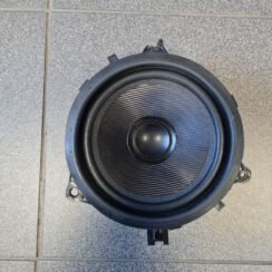 Durvju skaļrunis, apakšā priekš VOLVO S80 2004