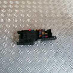 Drošinātāju bloks priekš VOLVO S80 2004