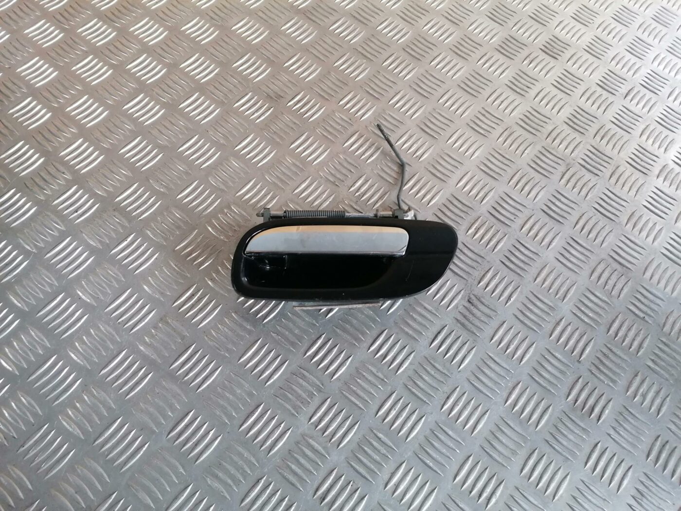 Aizmugurējais kreisais durvju rokturis priekš VOLVO S80 2004