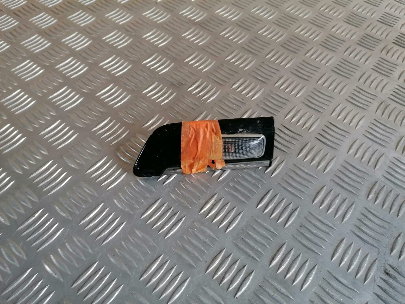 Pagrieziena signala lukturis priekš VOLVO S80 2004 1 Pagrieziena signala lukturis priekš VOLVO S80 2004