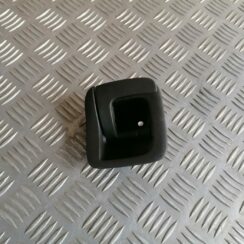 Pārsega atveršanas rokturis salonā priekš VOLVO S80 2004