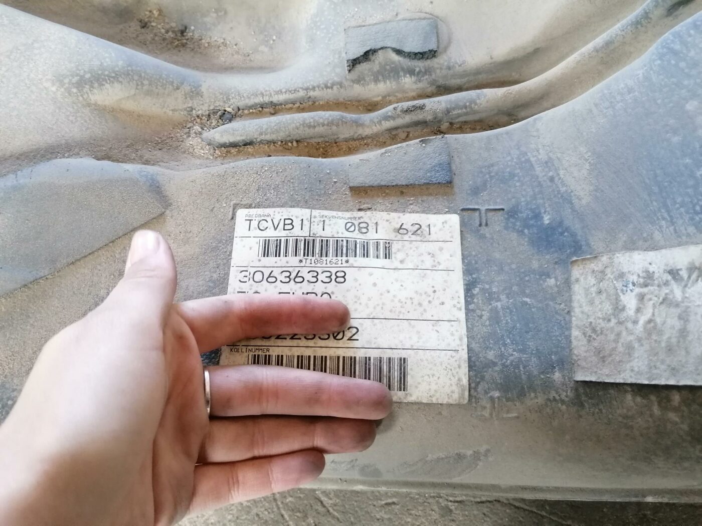 Degvielas tvertne priekš VOLVO S80 2004 2 Degvielas tvertne priekš VOLVO S80 2004