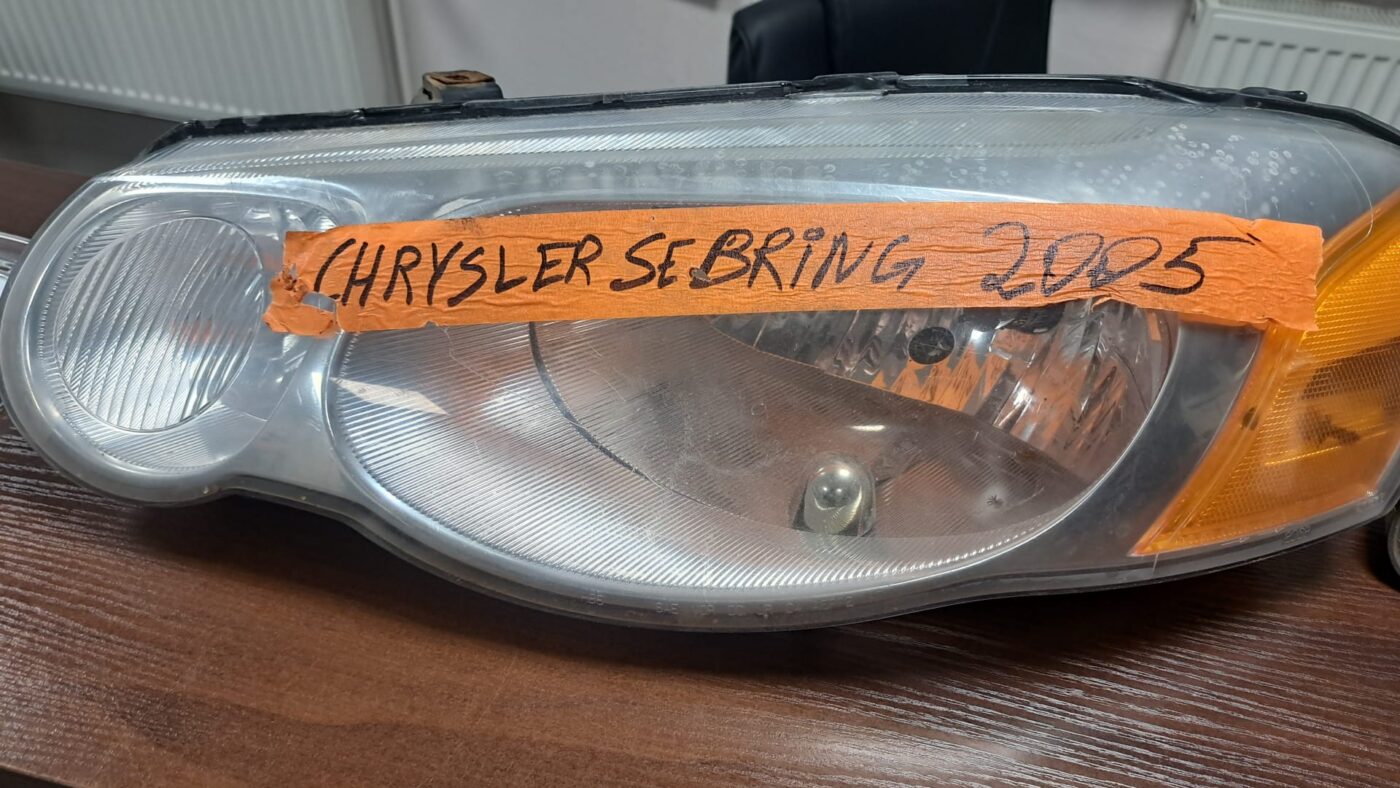 Priekšējais kreisais lukturis priekš CHRYSLER SEBRING 2006 7 Priekšējais kreisais lukturis priekš CHRYSLER SEBRING 2006