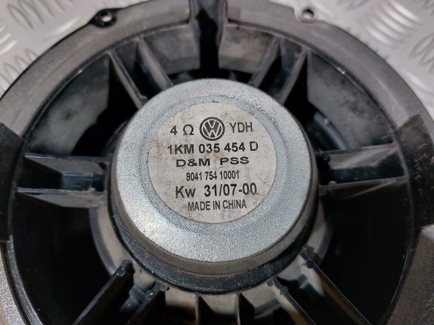 Durvju skaļrunis, apakšā priekš VW JETTA 2008