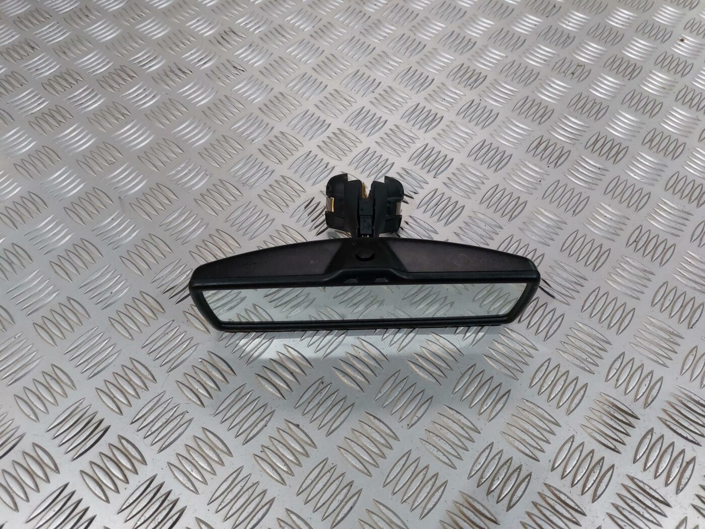 Salona atpakaļskata spogulis priekš VW JETTA 2008 1 Salona atpakaļskata spogulis priekš VW JETTA 2008