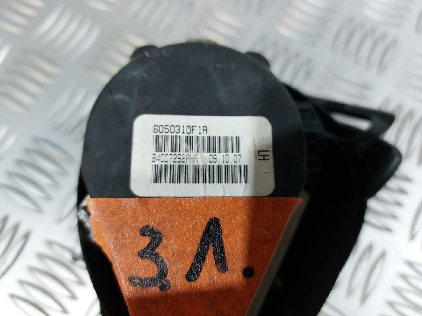 Aizmugurējā kreisa drošības josta priekš VW JETTA 2008