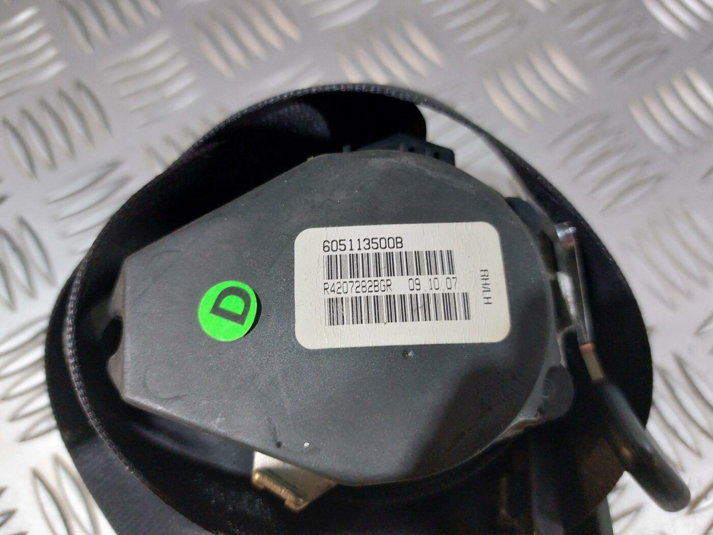 Aizmugurējā labā drošības josta priekš VW JETTA 2008 3 Aizmugurējā labā drošības josta priekš VW JETTA 2008