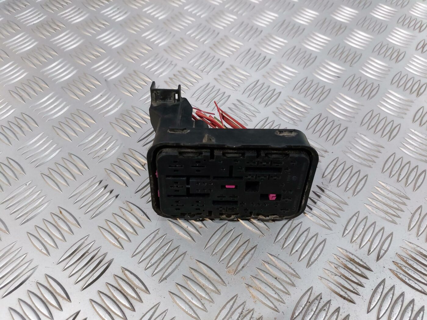 Drošinātāju bloks priekš VW JETTA 2008