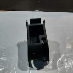 Centrālās konsoles nodalījums priekš VW JETTA 2008