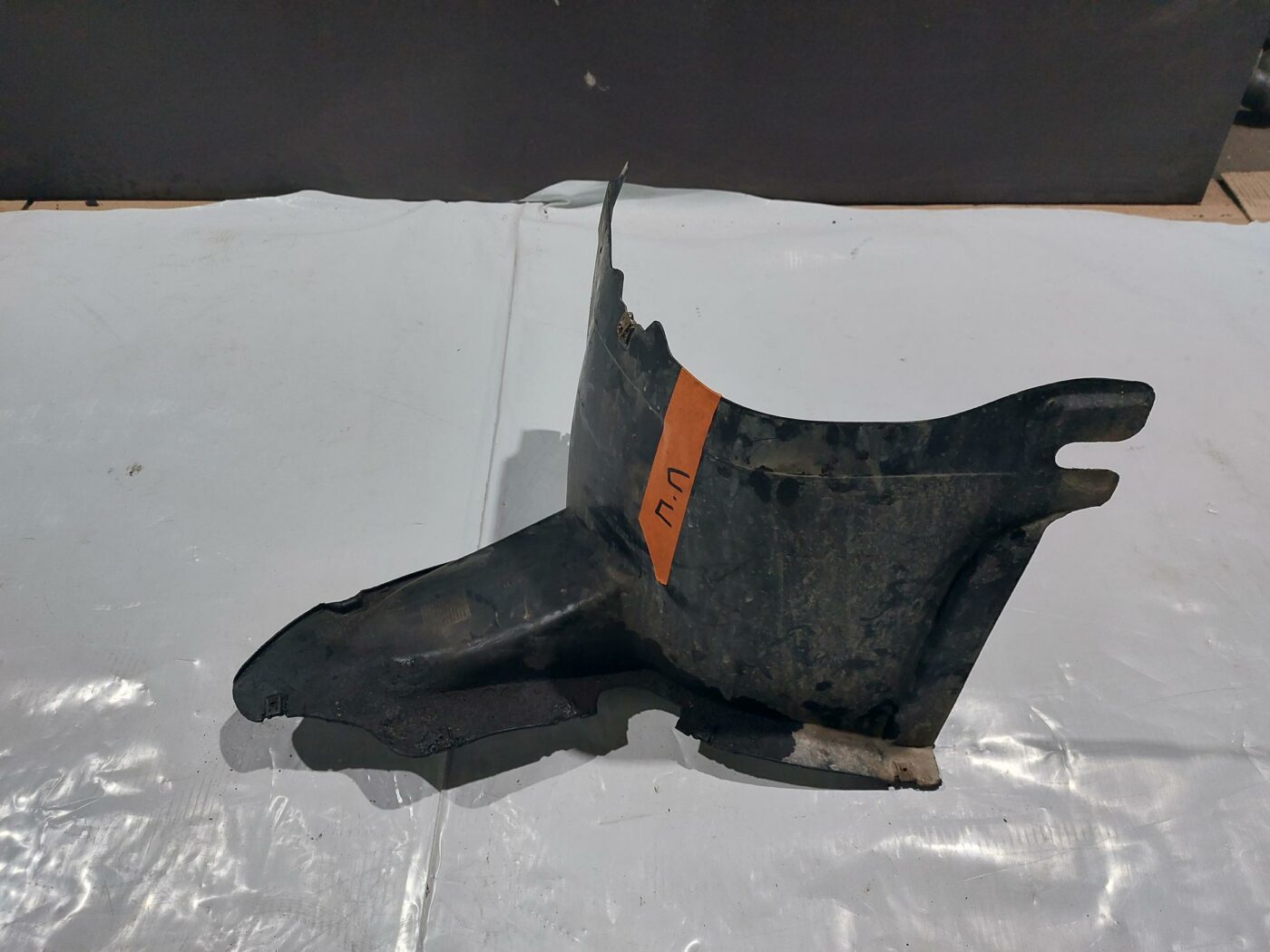 Priekšējais labais paspārns priekš VW JETTA 2008 2 Priekšējais labais paspārns priekš VW JETTA 2008