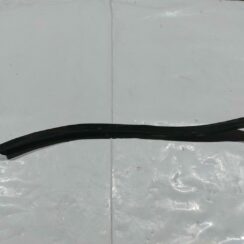 Aizmugurējo labo durvju moldings priekš VW JETTA 2008