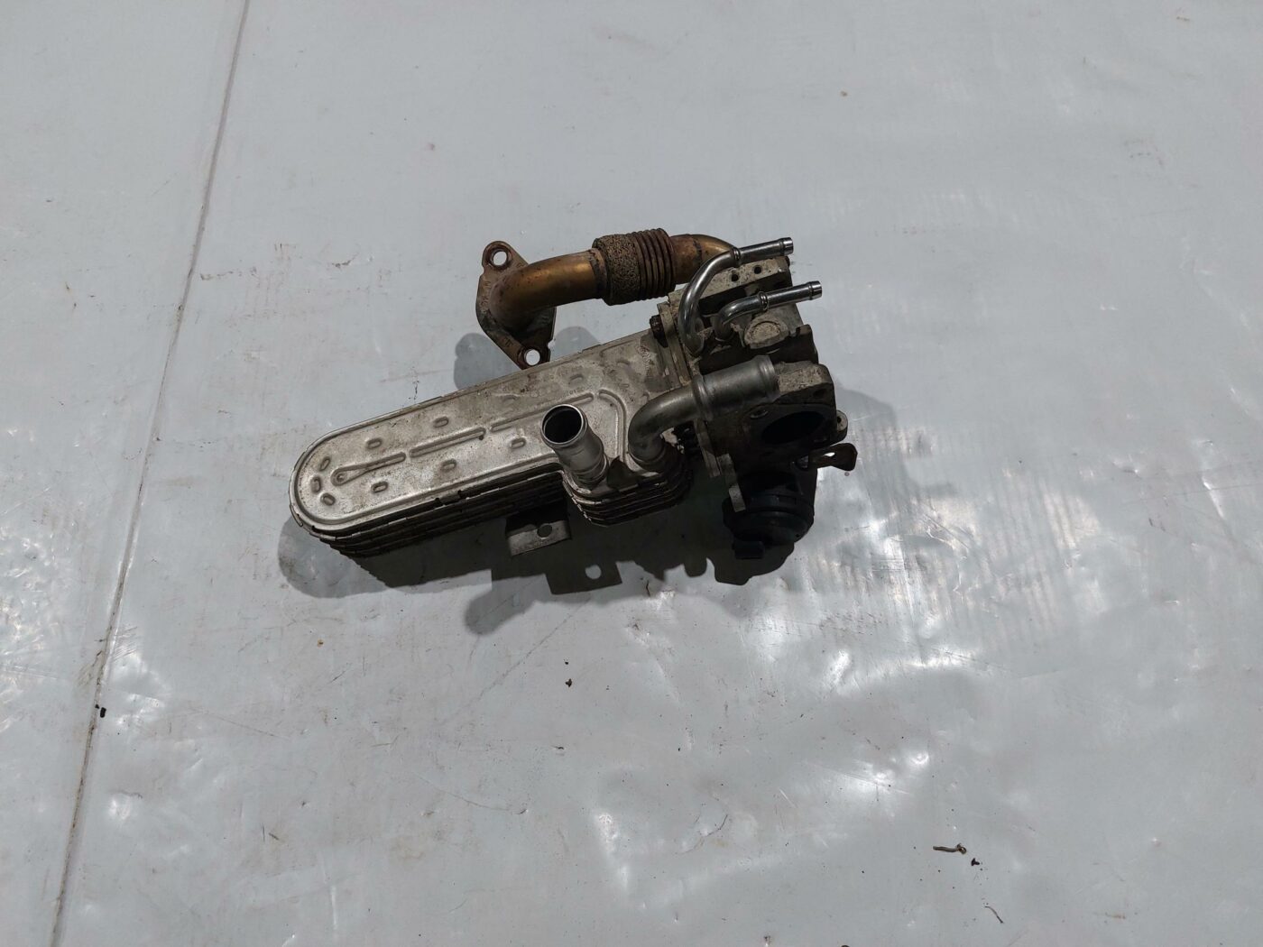 EGR vārsta dzesētājs priekš VW JETTA 2008 1 EGR vārsta dzesētājs priekš VW JETTA 2008