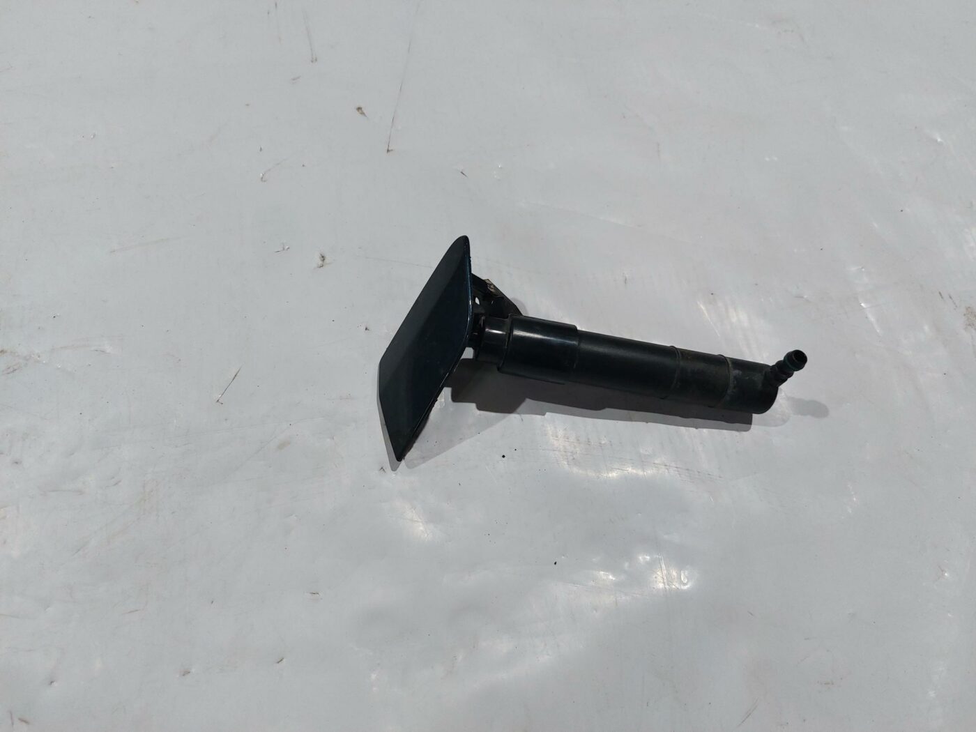 Lukturu mazgātāja sprausla priekš VW JETTA 2008