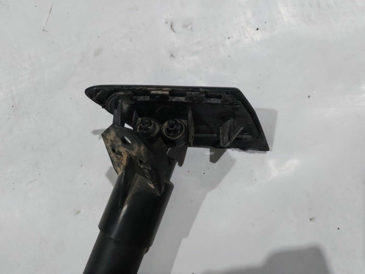 Lukturu mazgātāja sprausla priekš VW JETTA 2008