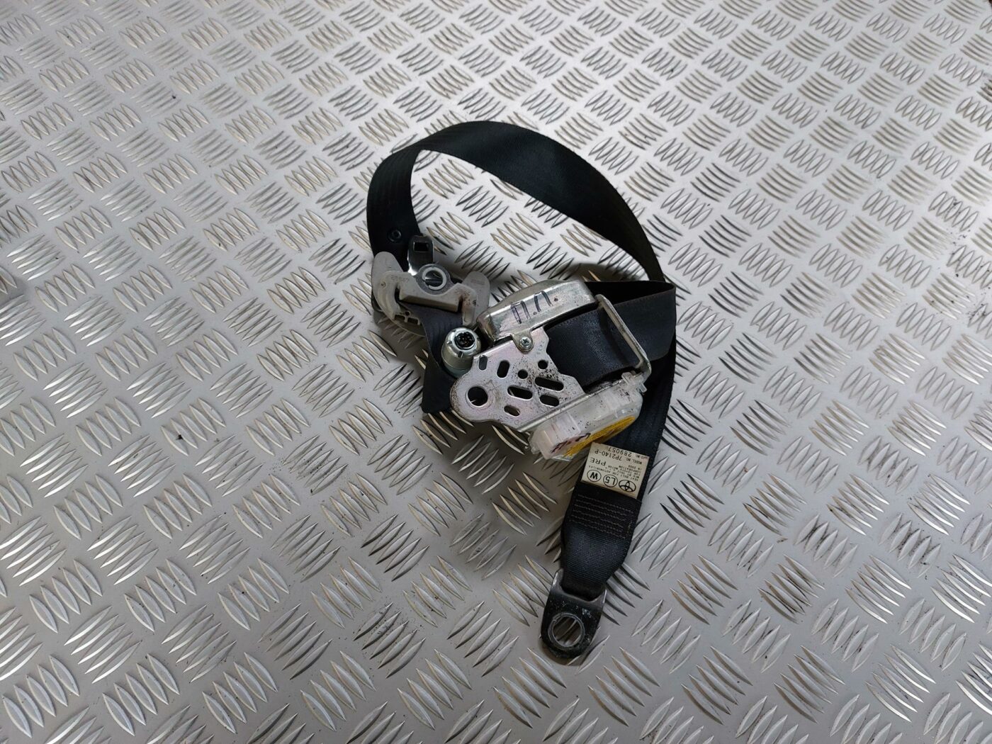 Priekšējā labā drošības josta priekš TOYOTA COROLLA VERSO 2006 1 Priekšējā labā drošības josta priekš TOYOTA COROLLA VERSO 2006