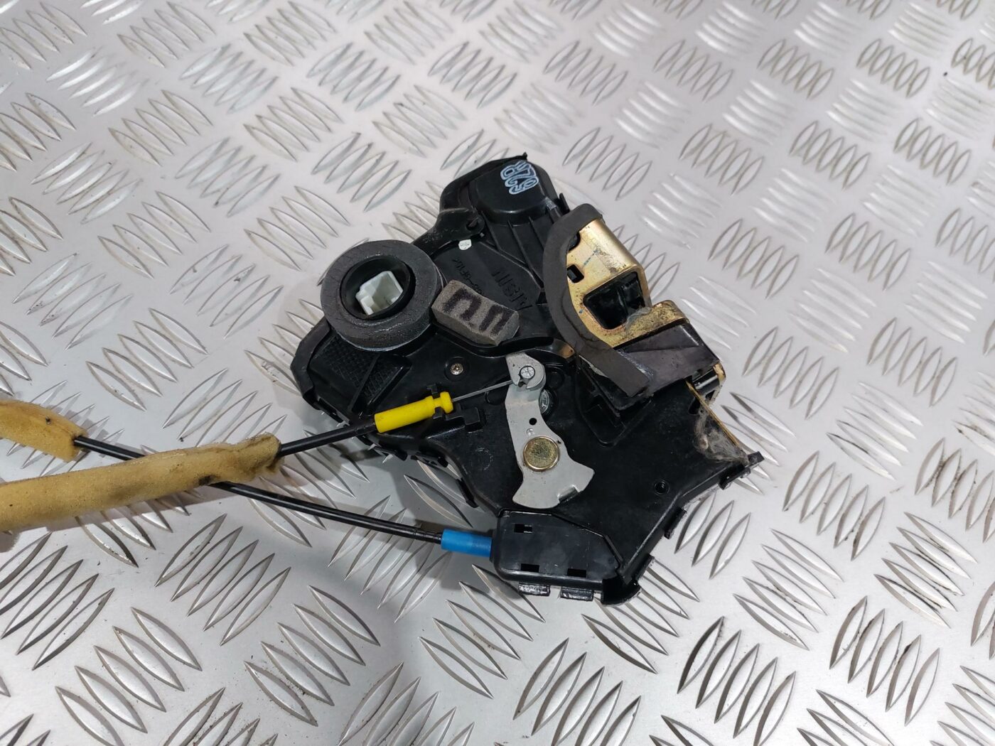 Priekšējo labo durvju slēdzene priekš TOYOTA COROLLA VERSO 2006