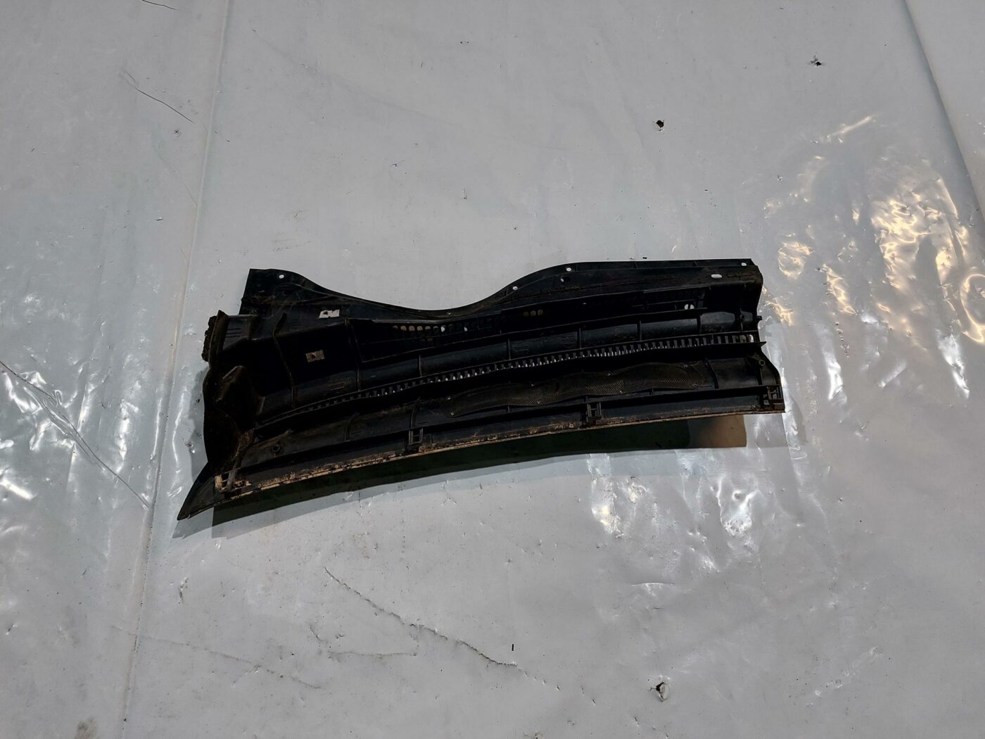 Vējstikla uzlikas (deflektora) režģis priekš TOYOTA COROLLA VERSO 2006 2 Vējstikla uzlikas (deflektora) režģis priekš TOYOTA COROLLA VERSO 2006