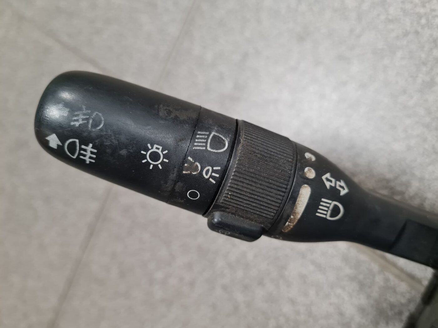 Stūres statnes slēdzis priekš CHRYSLER SEBRING 2006 12 Stūres statnes slēdzis priekš CHRYSLER SEBRING 2006