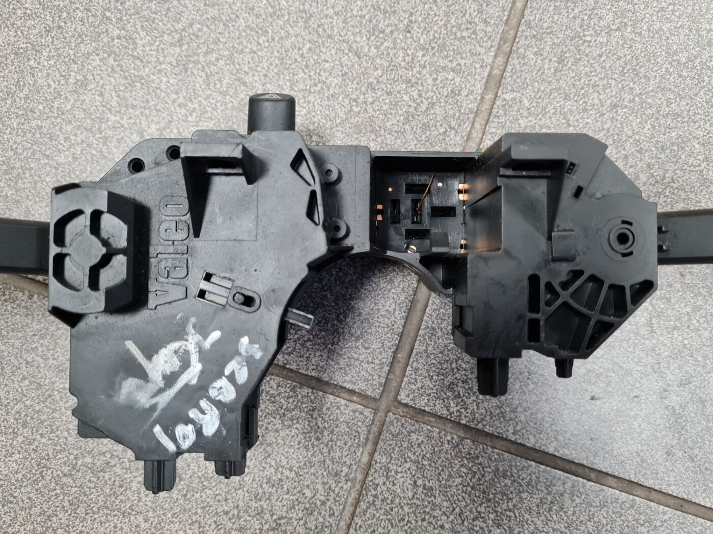 Stūres statnes slēdzis priekš CHRYSLER SEBRING 2006 11 Stūres statnes slēdzis priekš CHRYSLER SEBRING 2006