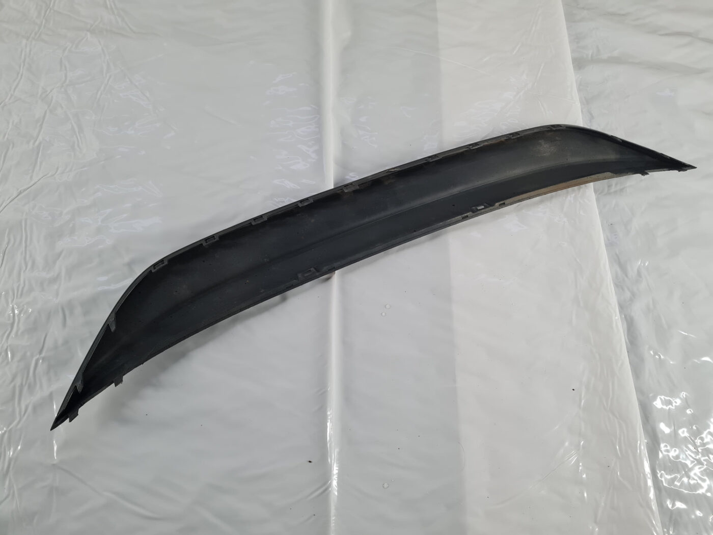 Aizmugurēja bufera uzlika priekš VW GOLF 2014 10 Aizmugurēja bufera uzlika priekš VW GOLF 2014