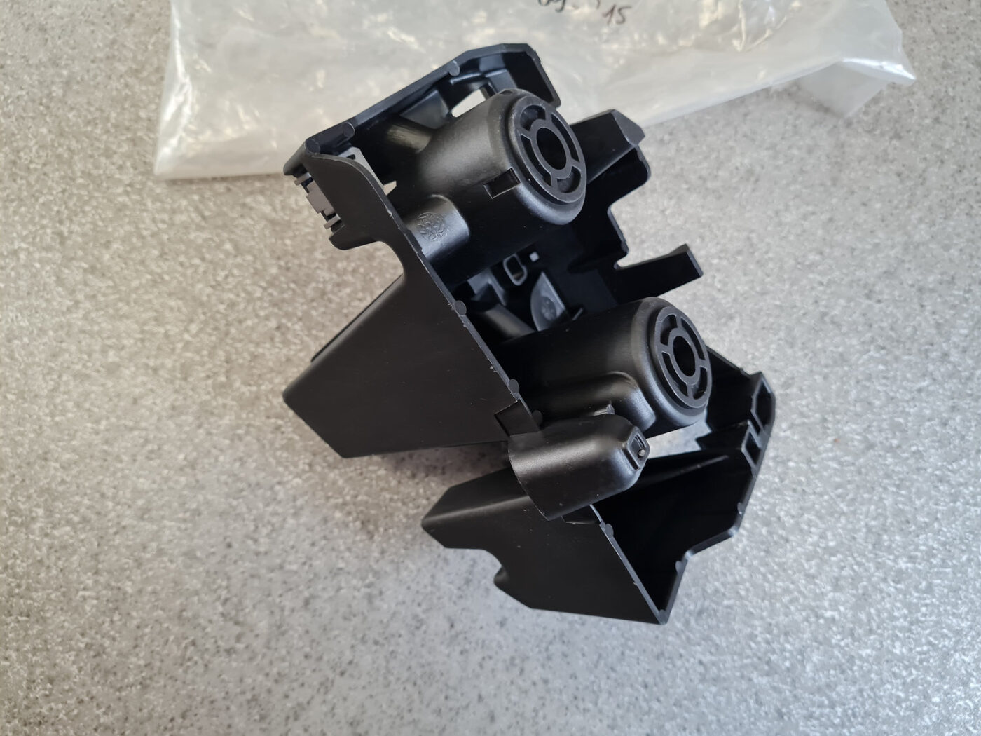 Aizmugurējā spārna un bufera stiprinājums priekš CITROEN C5 2008-2016 9681048480 9 Aizmugurējā spārna un bufera stiprinājums priekš CITROEN C5 2008-2016 9681048480