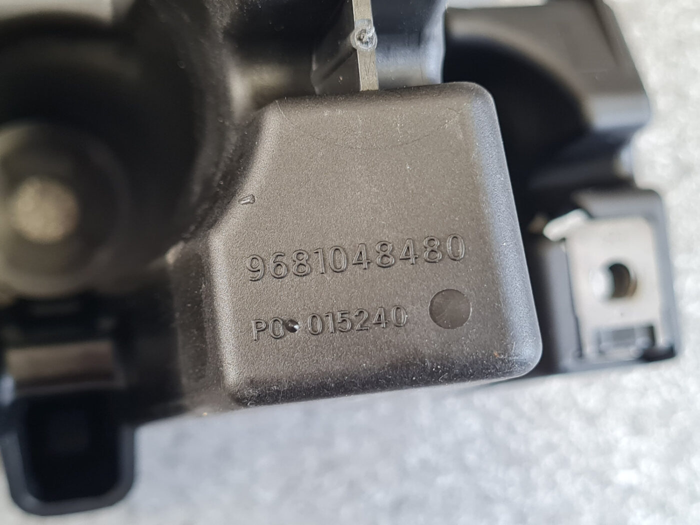 Aizmugurējā spārna un bufera stiprinājums priekš CITROEN C5 2008-2016 9681048480 5 Aizmugurējā spārna un bufera stiprinājums priekš CITROEN C5 2008-2016 9681048480