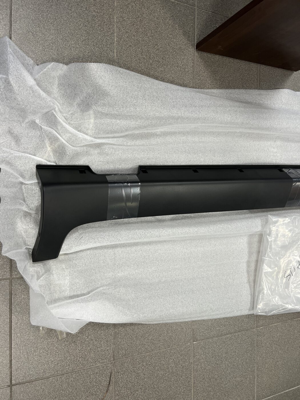 Sliekšņa laba uzlika priekš KIA SPORTAGE 2010-2015 877523U000 2 Sliekšņa laba uzlika priekš KIA SPORTAGE 2010-2015 877523U000