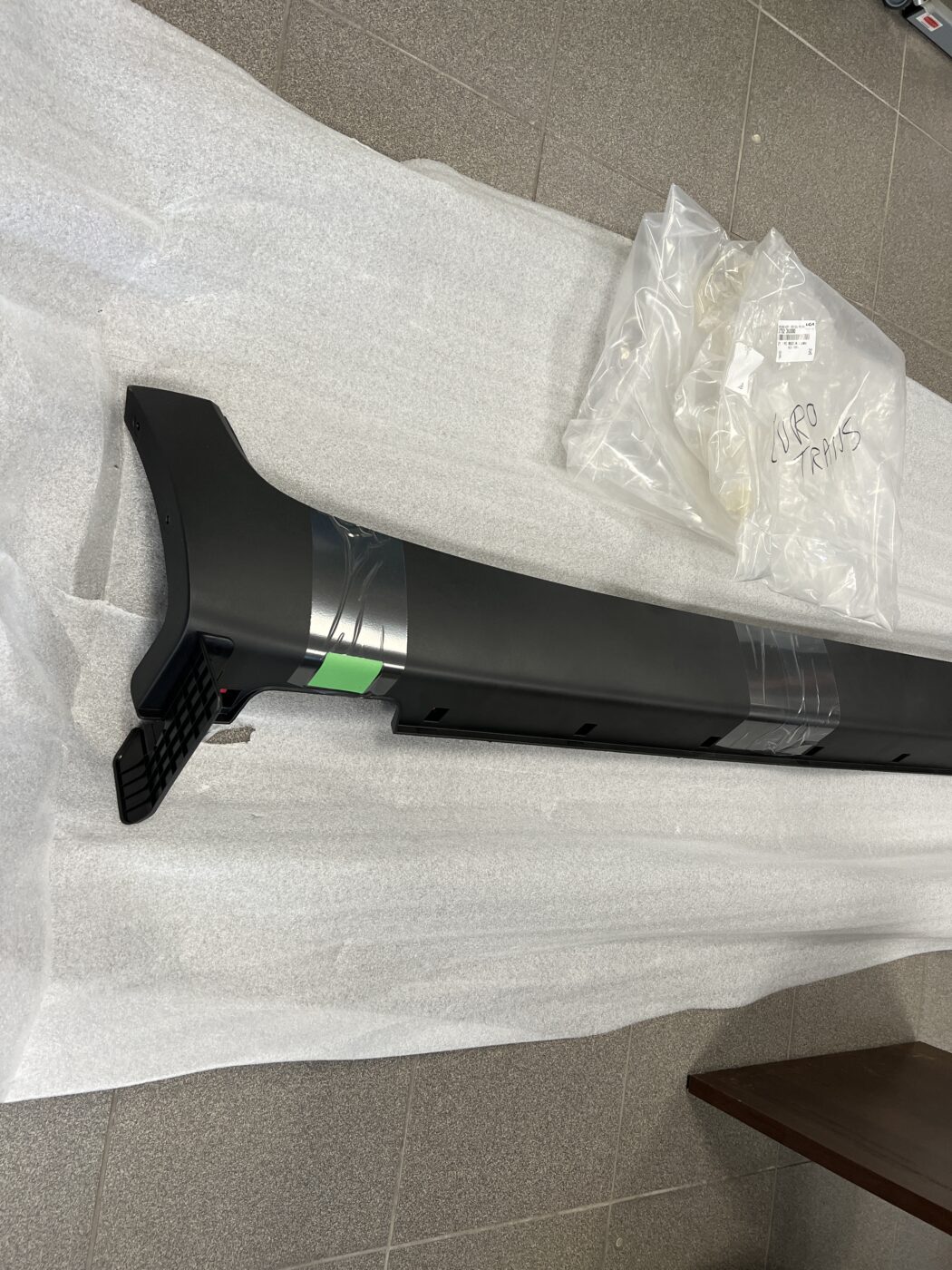 Sliekšņa laba uzlika priekš KIA SPORTAGE 2010-2015 877523U000 3 Sliekšņa laba uzlika priekš KIA SPORTAGE 2010-2015 877523U000