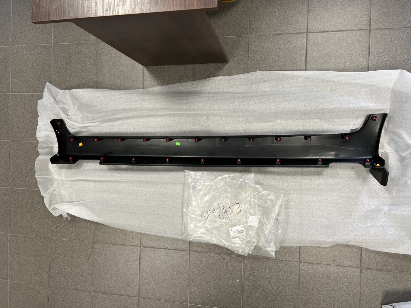 Sliekšņa laba uzlika priekš KIA SPORTAGE 2010-2015 877523U000 4 Sliekšņa laba uzlika priekš KIA SPORTAGE 2010-2015 877523U000