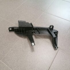 Priekšēja luktura kronšteins priekš BMW X3 E83 2003-2010 1301073024