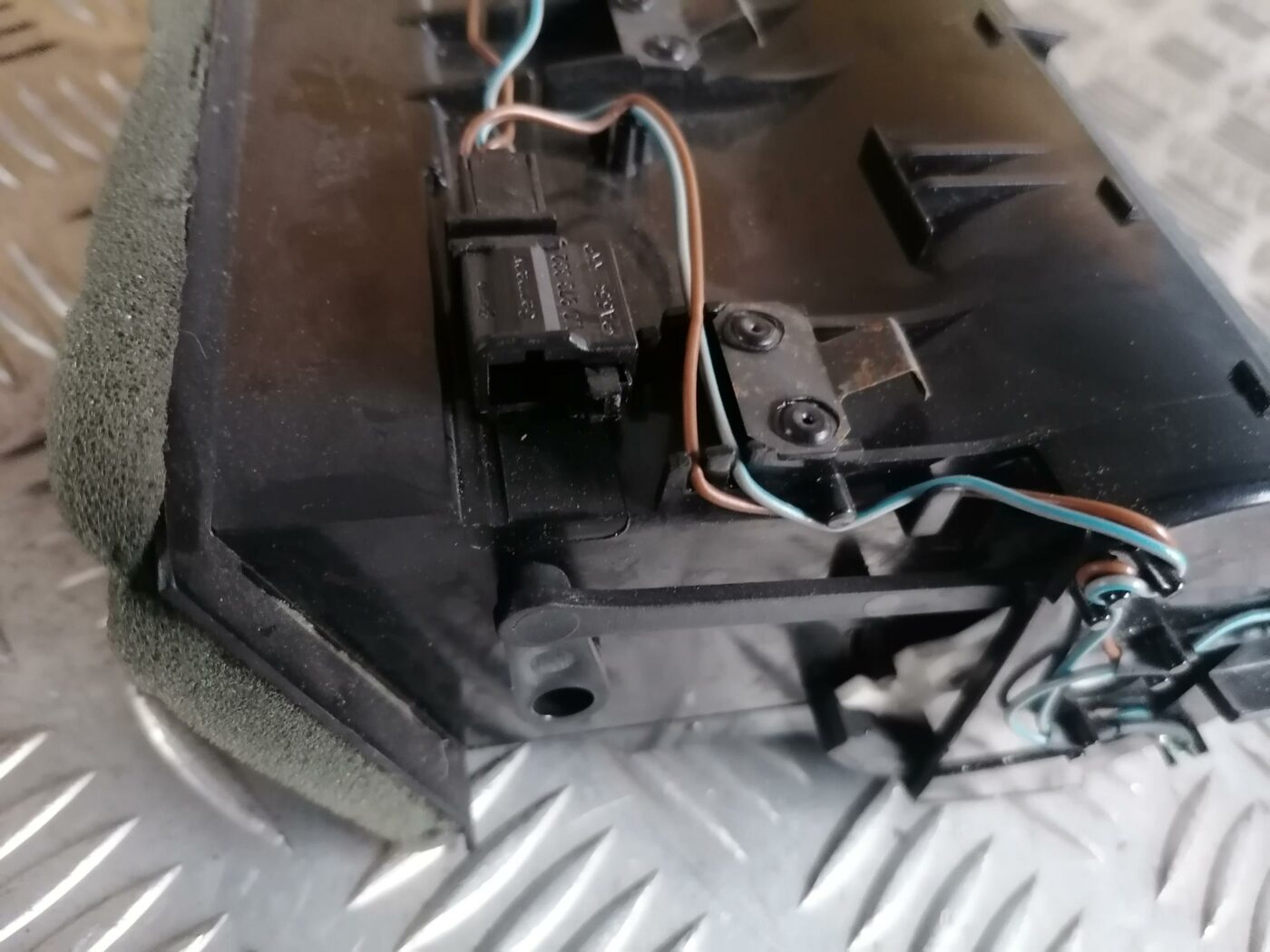 Mērinstrumentu paneļa gaisa vads, centrā priekš FORD GALAXY 2005