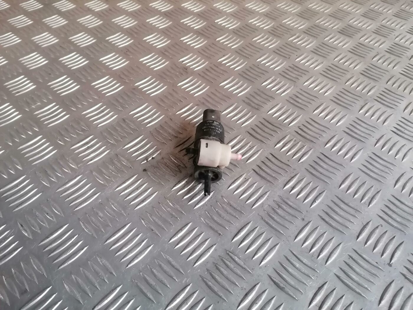 Mazgātāja šķidruma sūknis priekš FORD GALAXY 2005 1 Mazgātāja šķidruma sūknis priekš FORD GALAXY 2005