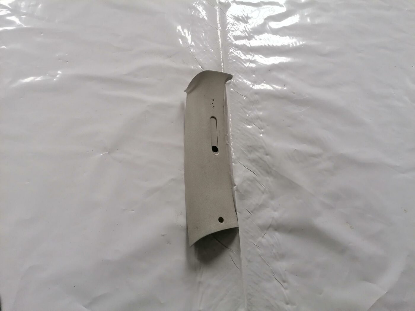 Aizmugurējas salona statnes apdare priekš FORD GALAXY 2005