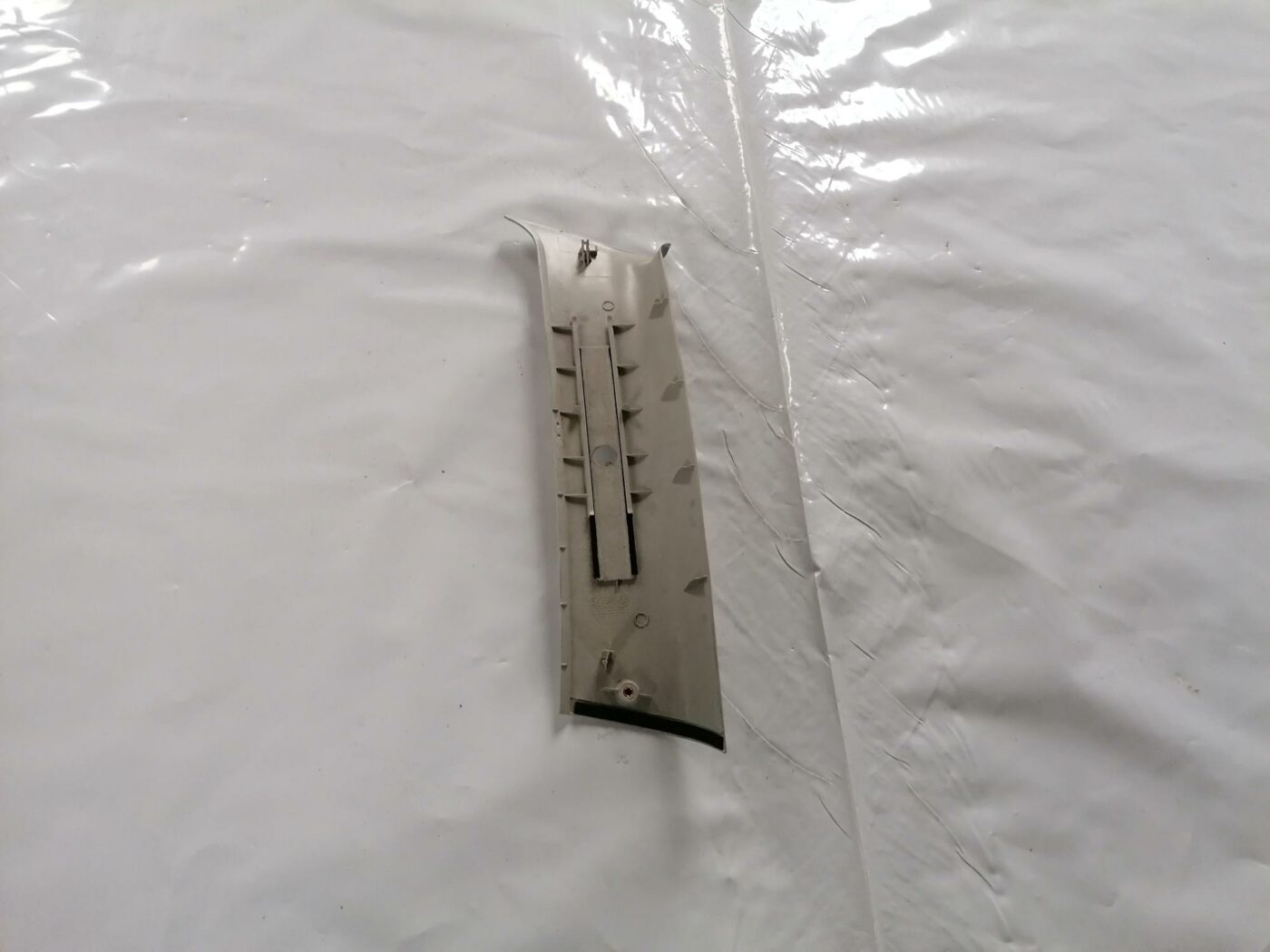 Aizmugurējas salona statnes apdare priekš FORD GALAXY 2005