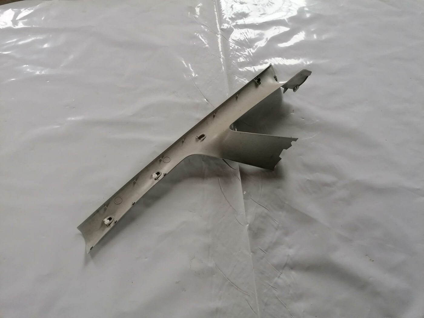 Priekšējas salona statnes apdare priekš FORD GALAXY 2005 2 Priekšējas salona statnes apdare priekš FORD GALAXY 2005