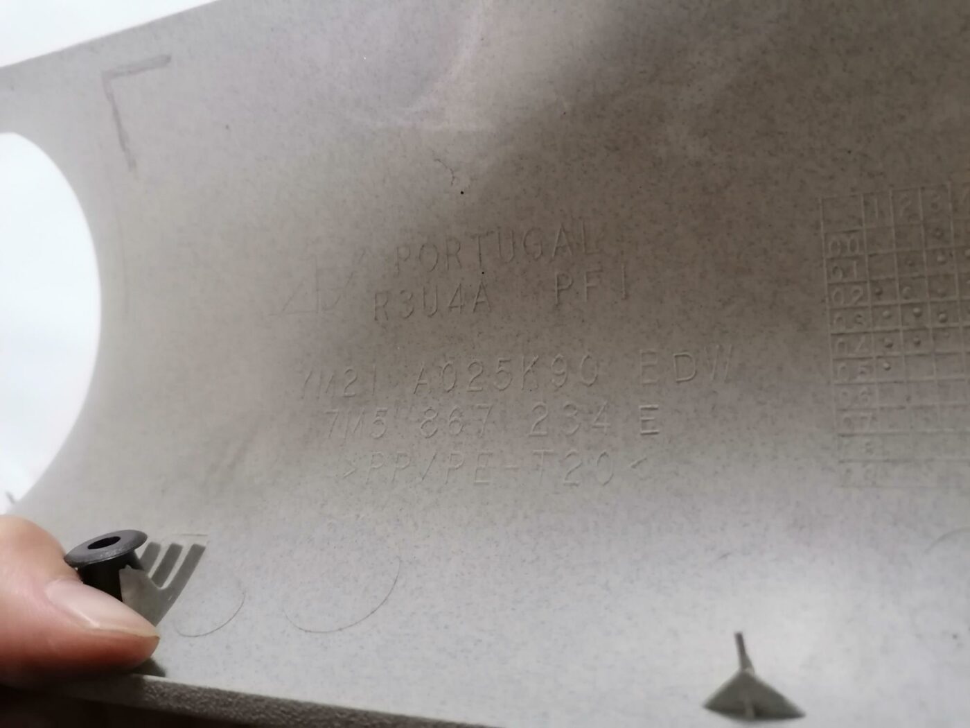 Priekšējas salona statnes apdare priekš FORD GALAXY 2005 3 Priekšējas salona statnes apdare priekš FORD GALAXY 2005